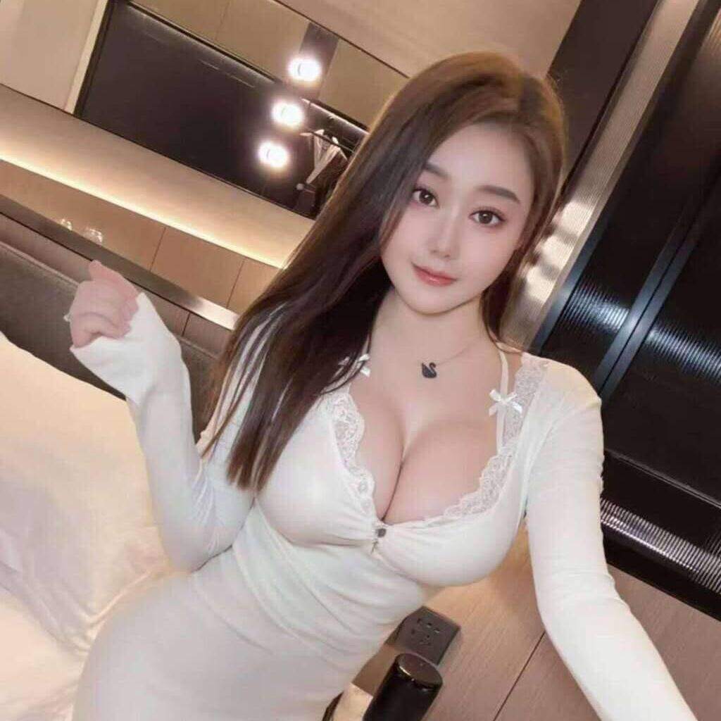 
                        Helen
                     is Female Escorts. | Cornwall | Ontario | Canada | canadatopescorts.com 