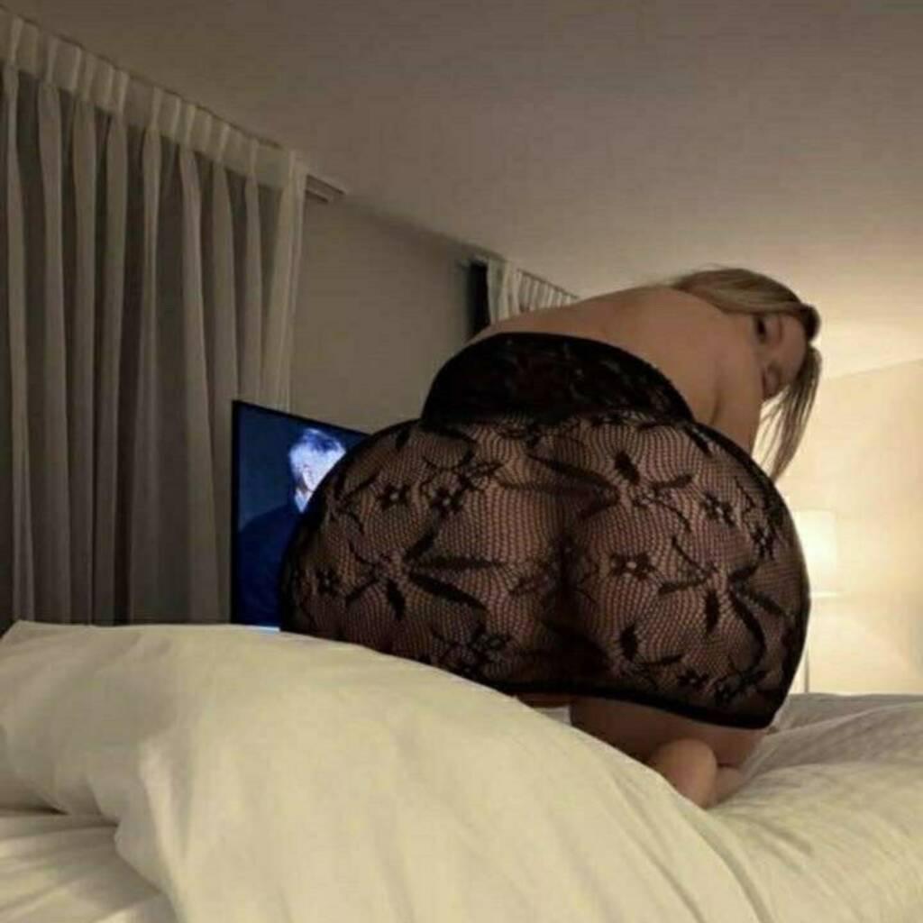 
                        Ella
                     is Female Escorts. | belleville | Ontario | Canada | canadatopescorts.com 