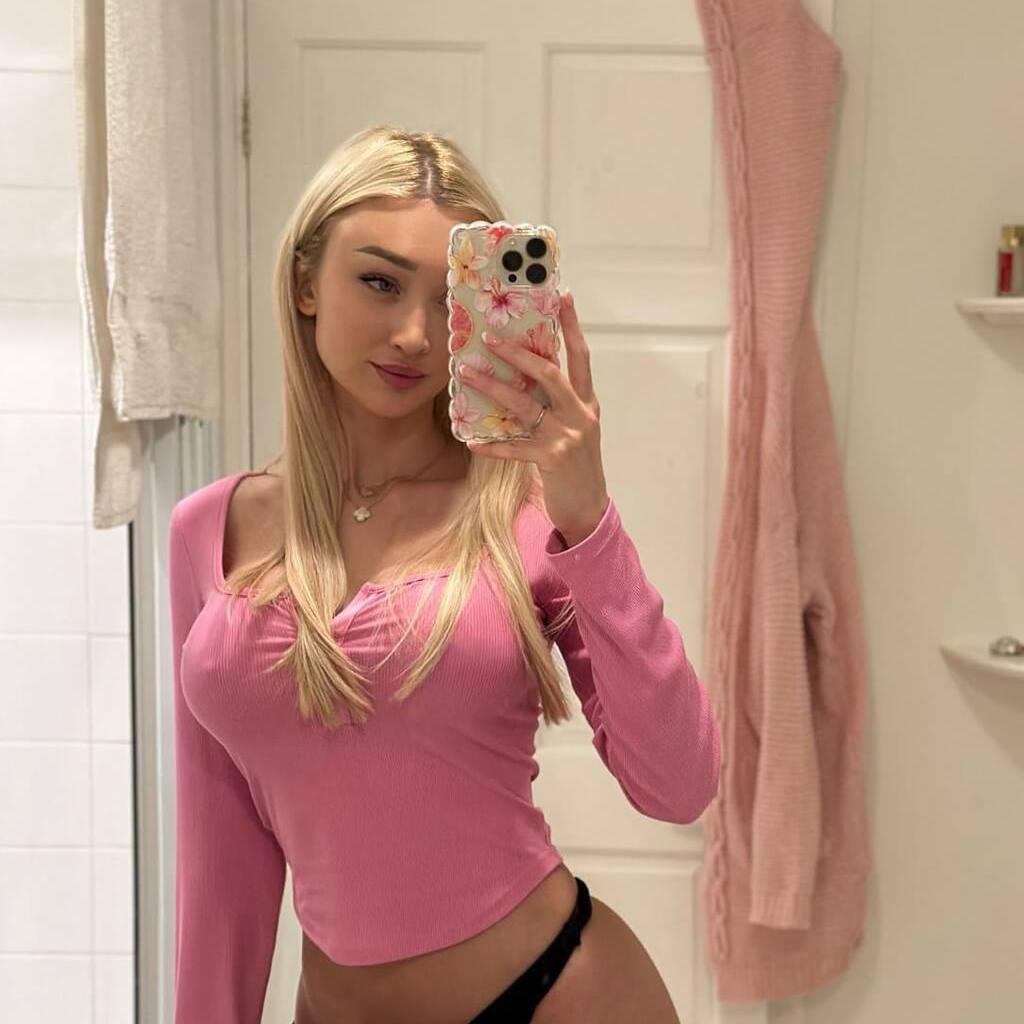 
                        FLORIA
                     is Female Escorts. | Montreal | Quebec | Canada | canadatopescorts.com 