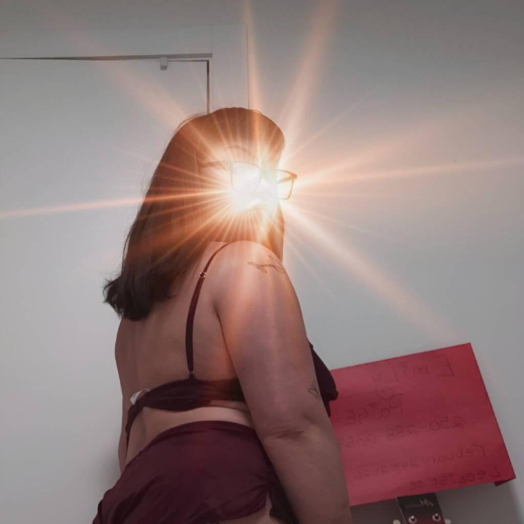 
                        EMILY PAIGE
                     is Female Escorts. | Kelowna | British Columbia | Canada | canadatopescorts.com 