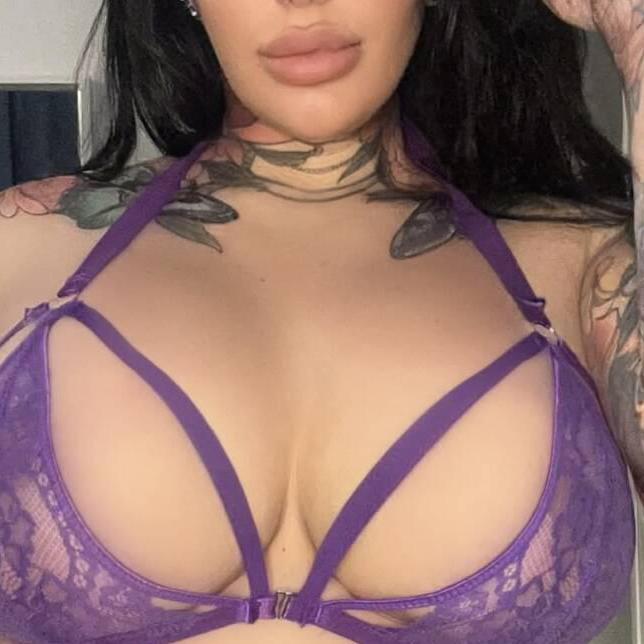 
                        Mia ARGENT COMPTANT
                     is Female Escorts. | Saguenay | Quebec | Canada | canadatopescorts.com 