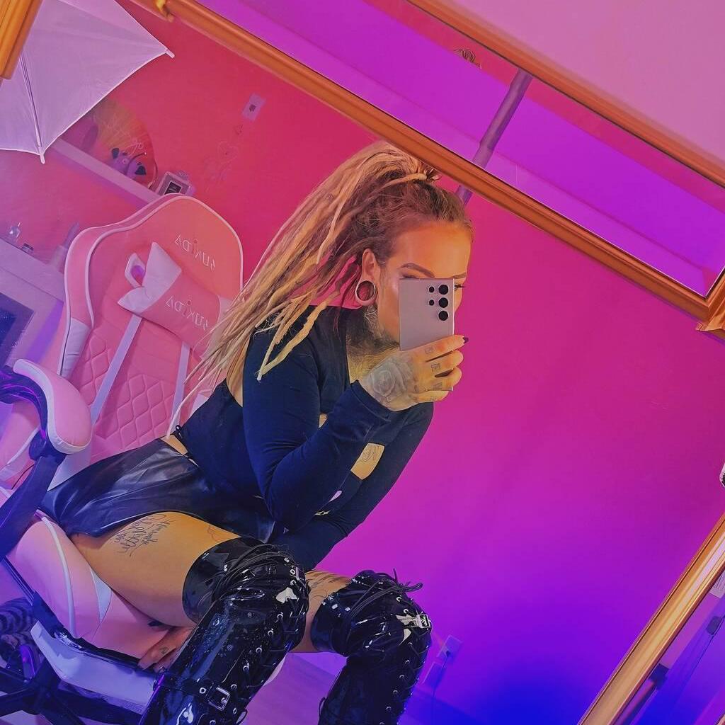 
                        Blake addison
                     is Female Escorts. | Grande Prairie | Alberta | Canada | canadatopescorts.com 