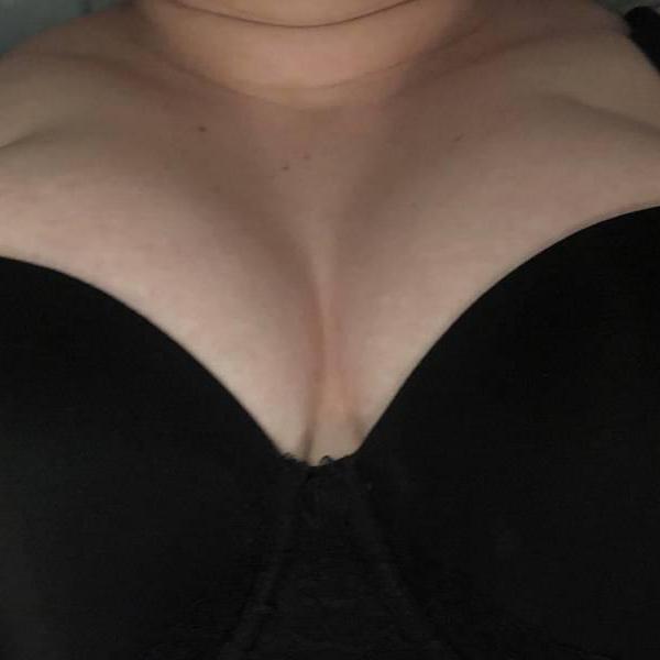 
                        Julia
                     is Female Escorts. | Edmonton | Alberta | Canada | canadatopescorts.com 