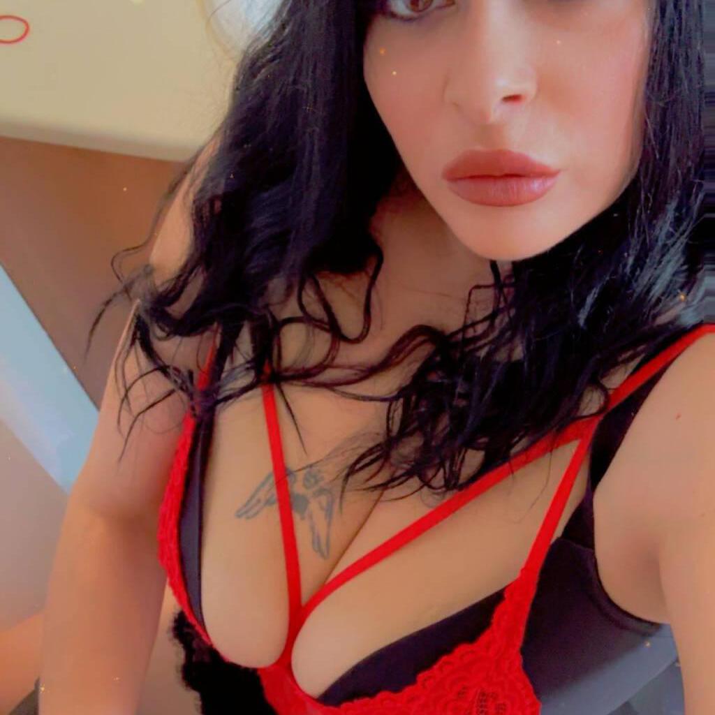 
                        Kelly
                     is Female Escorts. | Saguenay | Quebec | Canada | canadatopescorts.com 