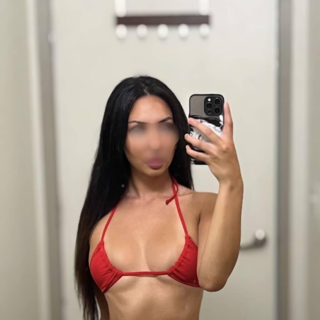 
                        Henny
                     is Female Escorts. | Calgary | Alberta | Canada | canadatopescorts.com 