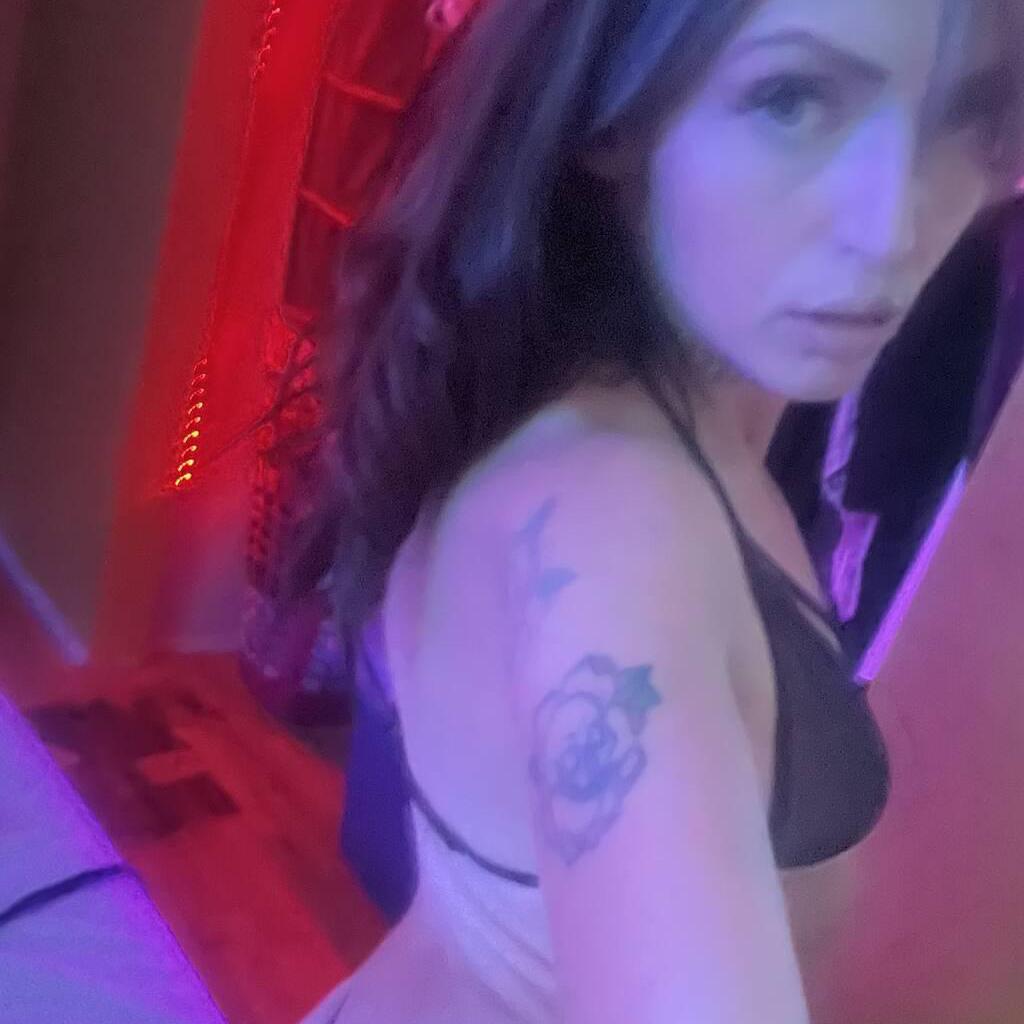 
                        Des
                     is Female Escorts. | Kelowna | British Columbia | Canada | canadatopescorts.com 