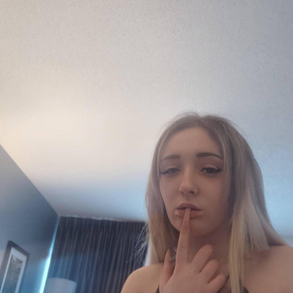 
                        Carly
                     is Female Escorts. | Quebec City | Quebec | Canada | canadatopescorts.com 