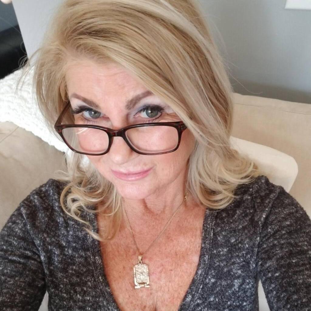 
                        SEXY COUGAR LADY KAYLA
                     is Female Escorts. | Calgary | Alberta | Canada | canadatopescorts.com 