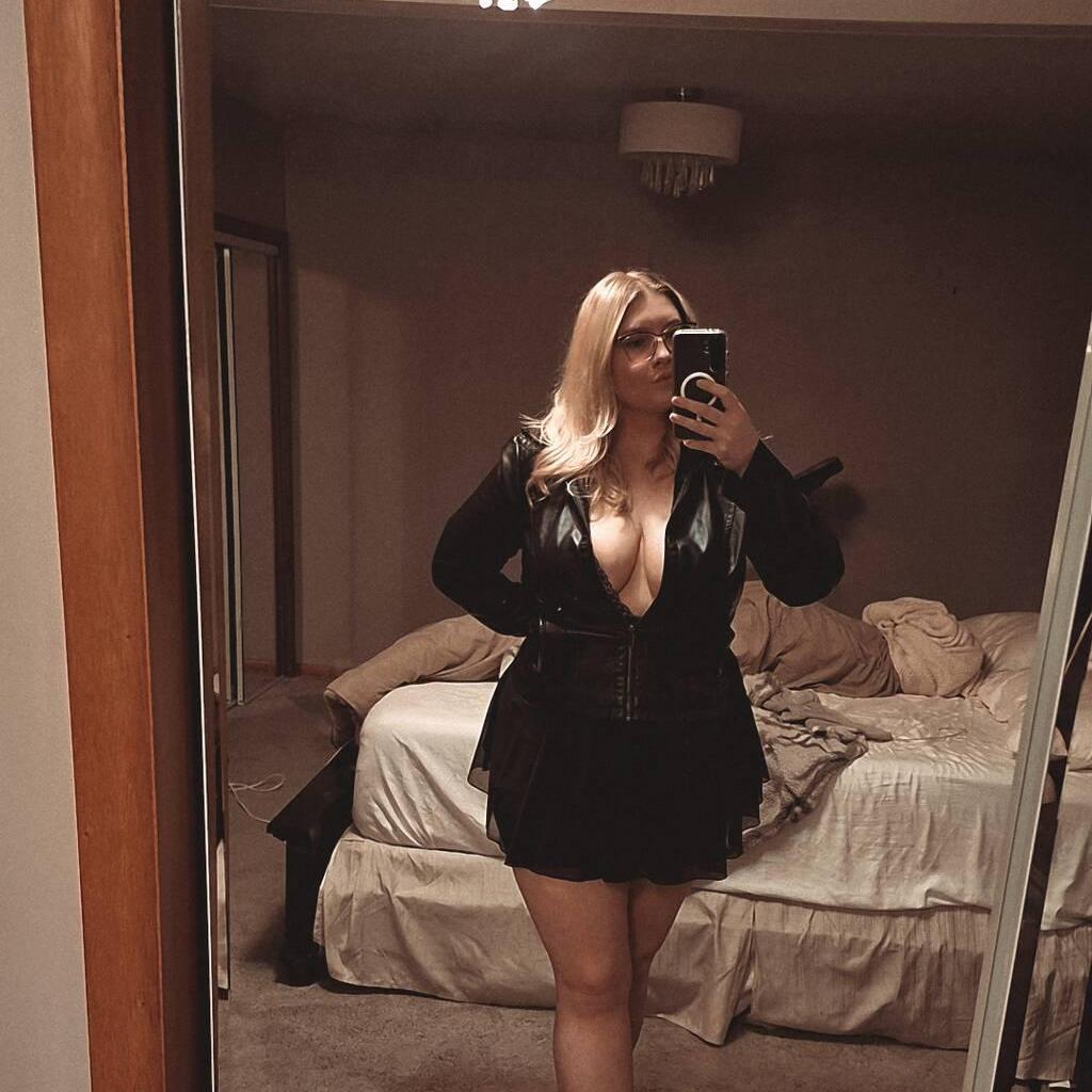 
                        Viola
                     is Female Escorts. | Winnipeg | Manitoba | Canada | canadatopescorts.com 