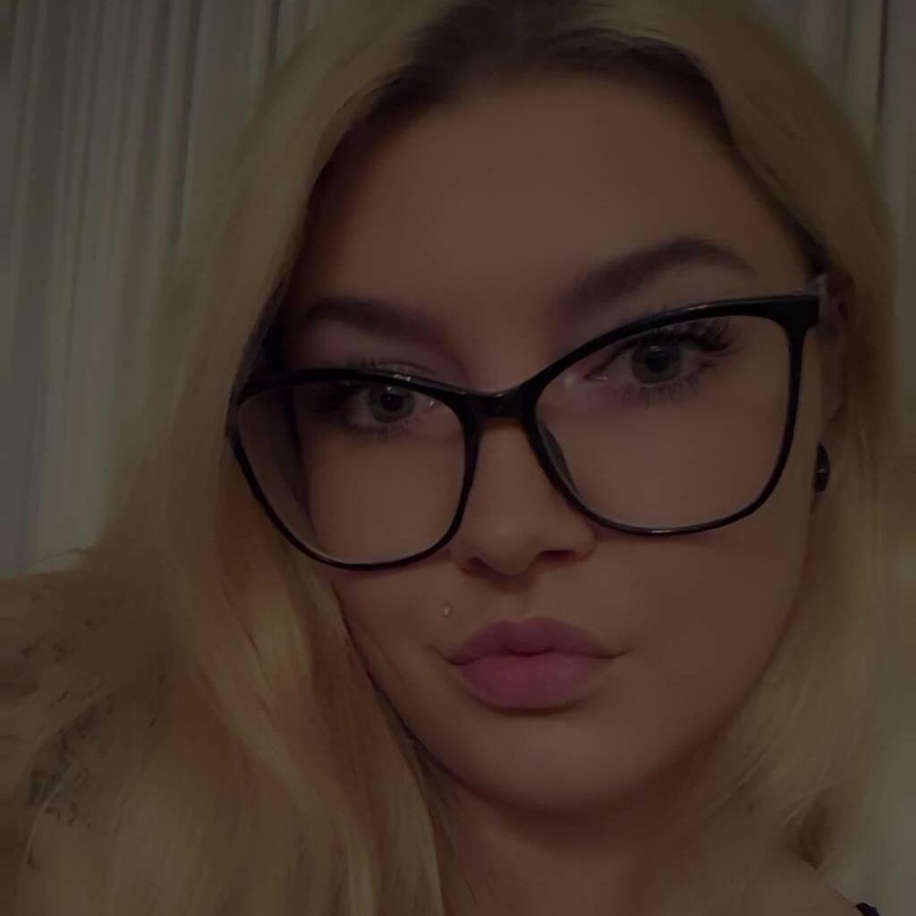 
                        Viola
                     is Female Escorts. | Winnipeg | Manitoba | Canada | canadatopescorts.com 