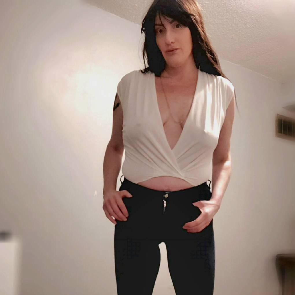 
                        Gem
                     is Female Escorts. | Hamilton | Ontario | Canada | canadatopescorts.com 