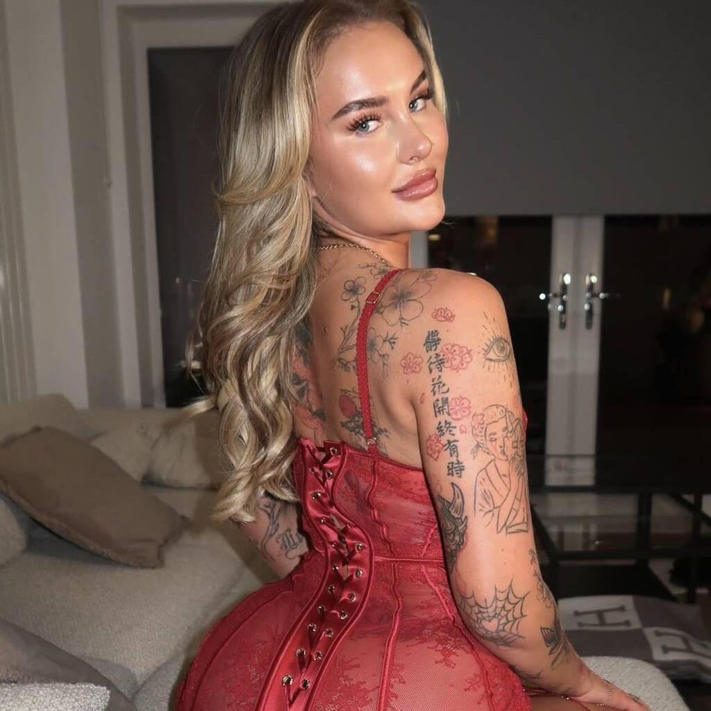 
                        Lory
                     is Female Escorts. | Sherbrooke | Quebec | Canada | canadatopescorts.com 