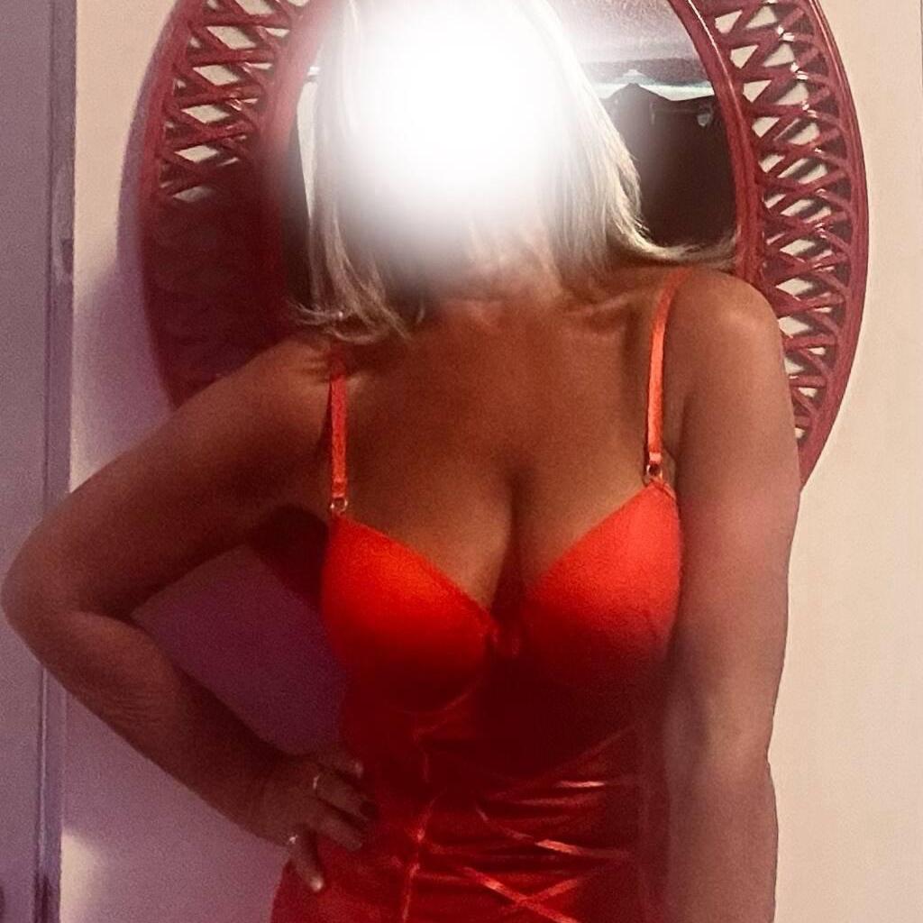 
                        Saphir
                     is Female Escorts. | Montreal | Quebec | Canada | canadatopescorts.com 