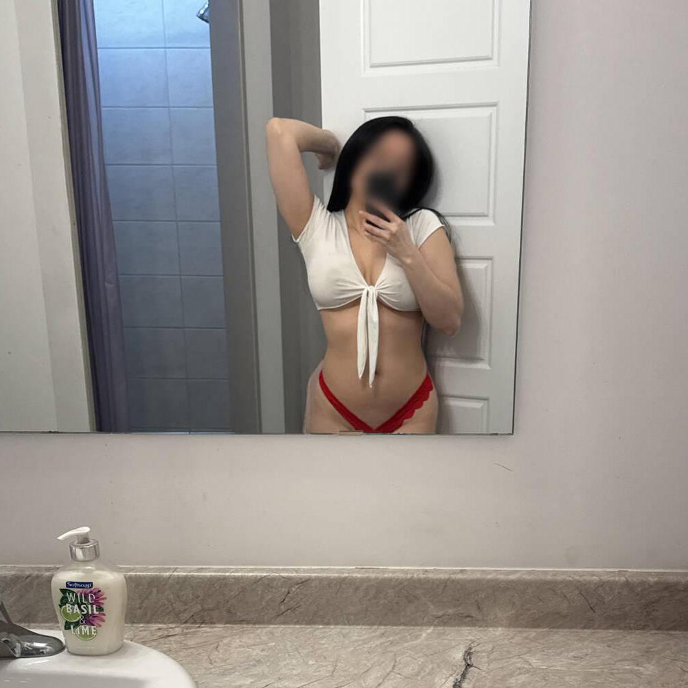 
                        Loretta
                     is Female Escorts. | Kitchener | Ontario | Canada | canadatopescorts.com 