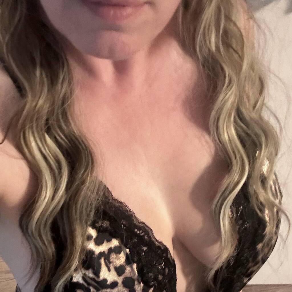 
                        Kayleigh Rivers
                     is Female Escorts. | Comox Balley | British Columbia | Canada | canadatopescorts.com 