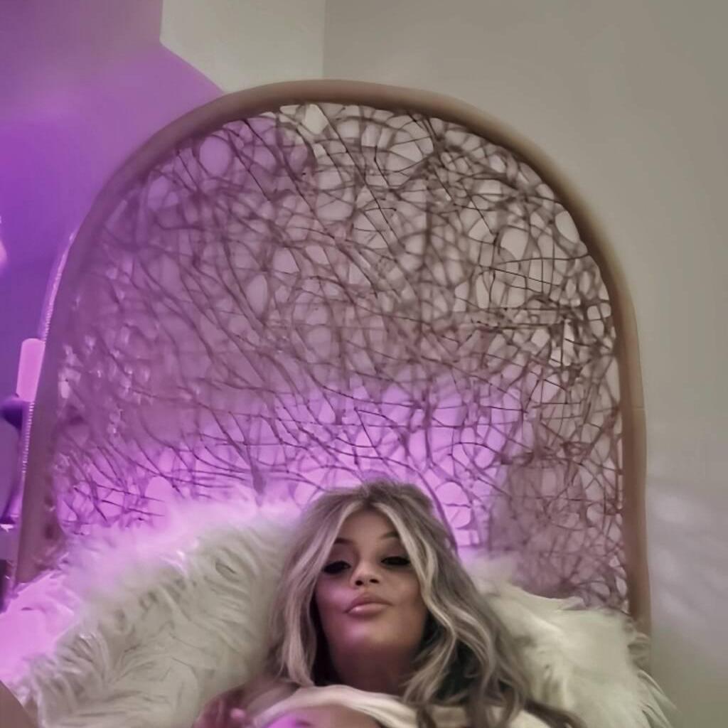 
                        Julie
                     is Female Escorts. | Prince George | British Columbia | Canada | canadatopescorts.com 