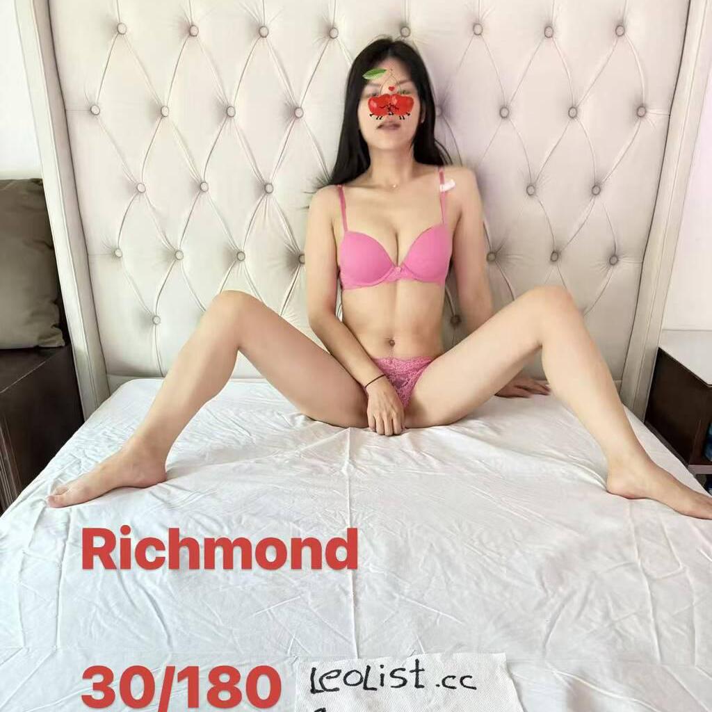 
                        Emily.
                     is Female Escorts. | Vancouver | British Columbia | Canada | canadatopescorts.com 
