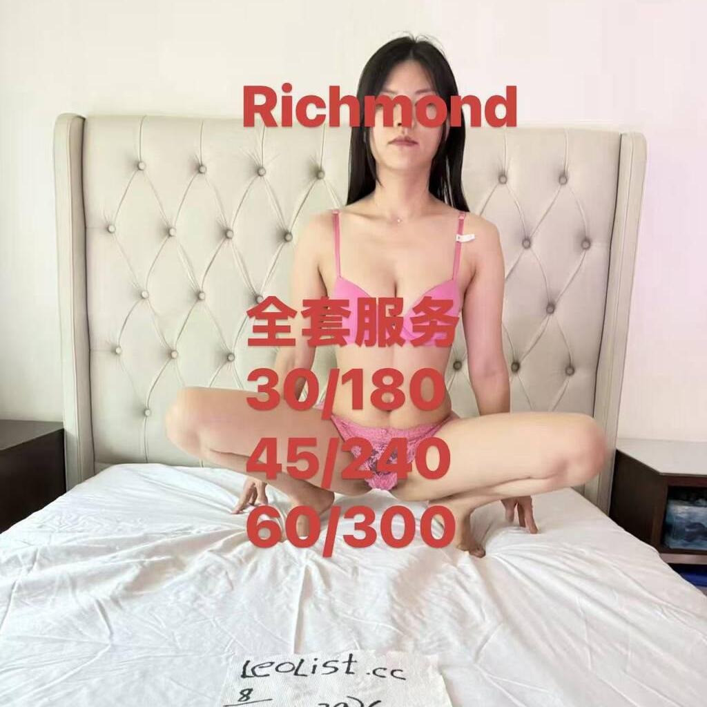 
                        Emily.
                     is Female Escorts. | Vancouver | British Columbia | Canada | canadatopescorts.com 