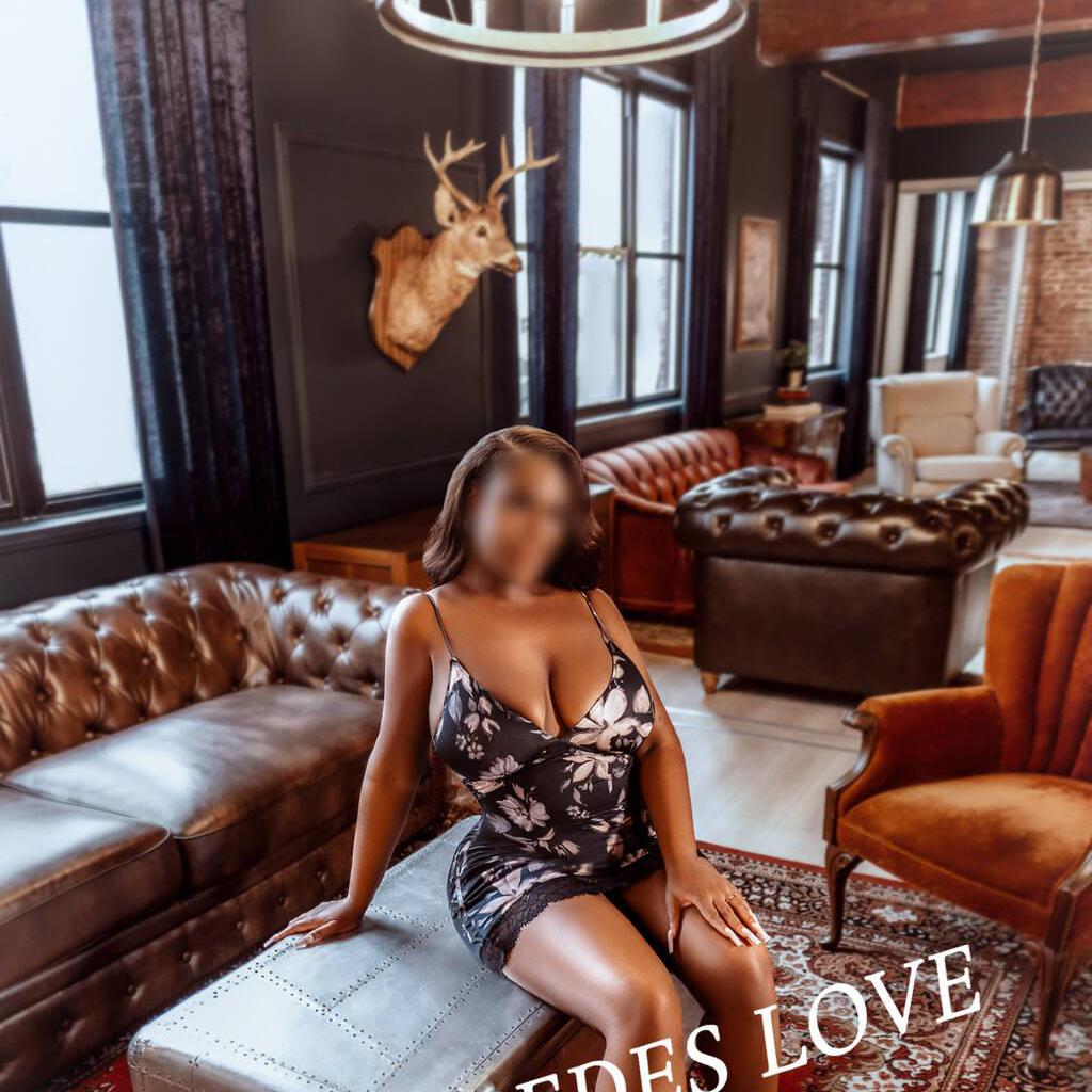 
                        Mercedes THE MOST WANTED
                     is Female Escorts. | Winnipeg | Manitoba | Canada | canadatopescorts.com 