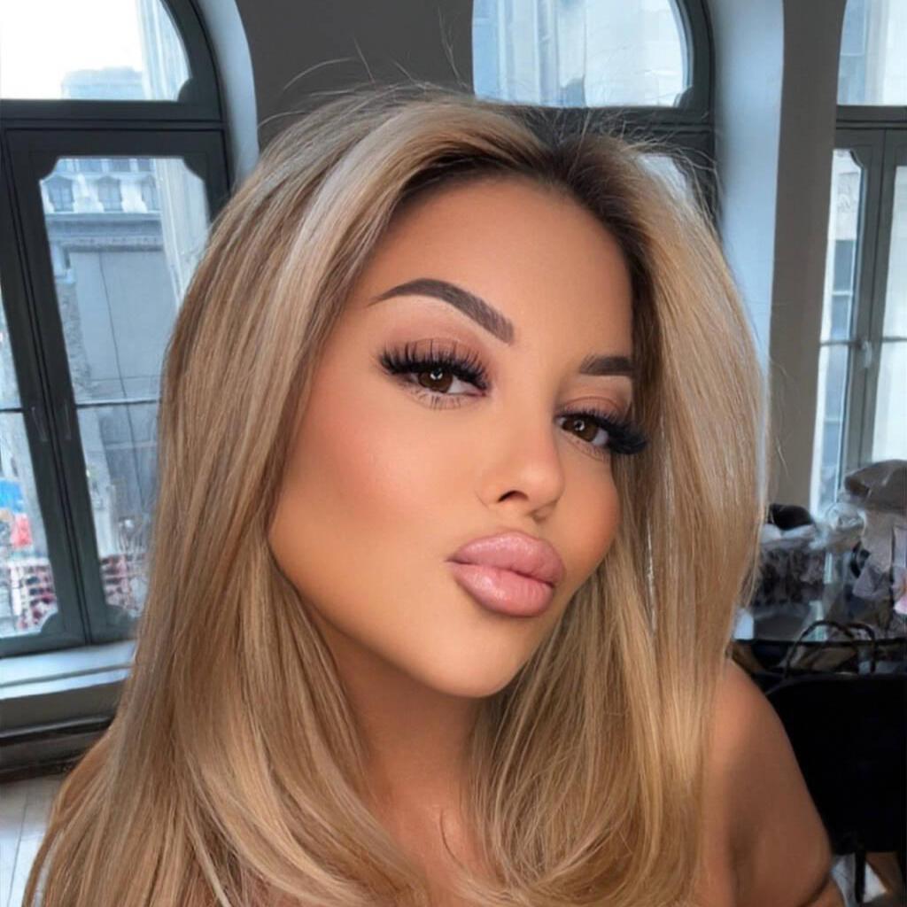 
                        Lia 514.208.2471 IN/OUT
                     is Female Escorts. | Quebec City | Quebec | Canada | canadatopescorts.com 