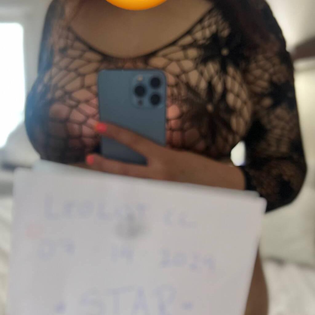 
                        Starr
                     is Female Escorts. | Hamilton | Ontario | Canada | canadatopescorts.com 