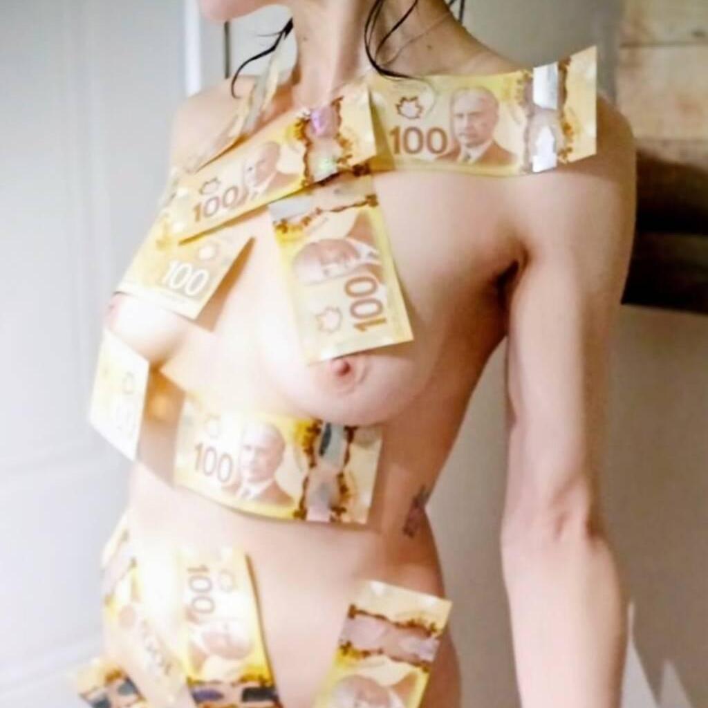 
                        Ember
                     is Female Escorts. | Medicine Hat | Alberta | Canada | canadatopescorts.com 