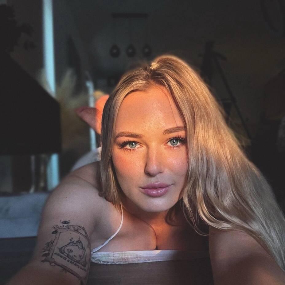 
                        Sarah
                     is Female Escorts. | Winnipeg | Manitoba | Canada | canadatopescorts.com 