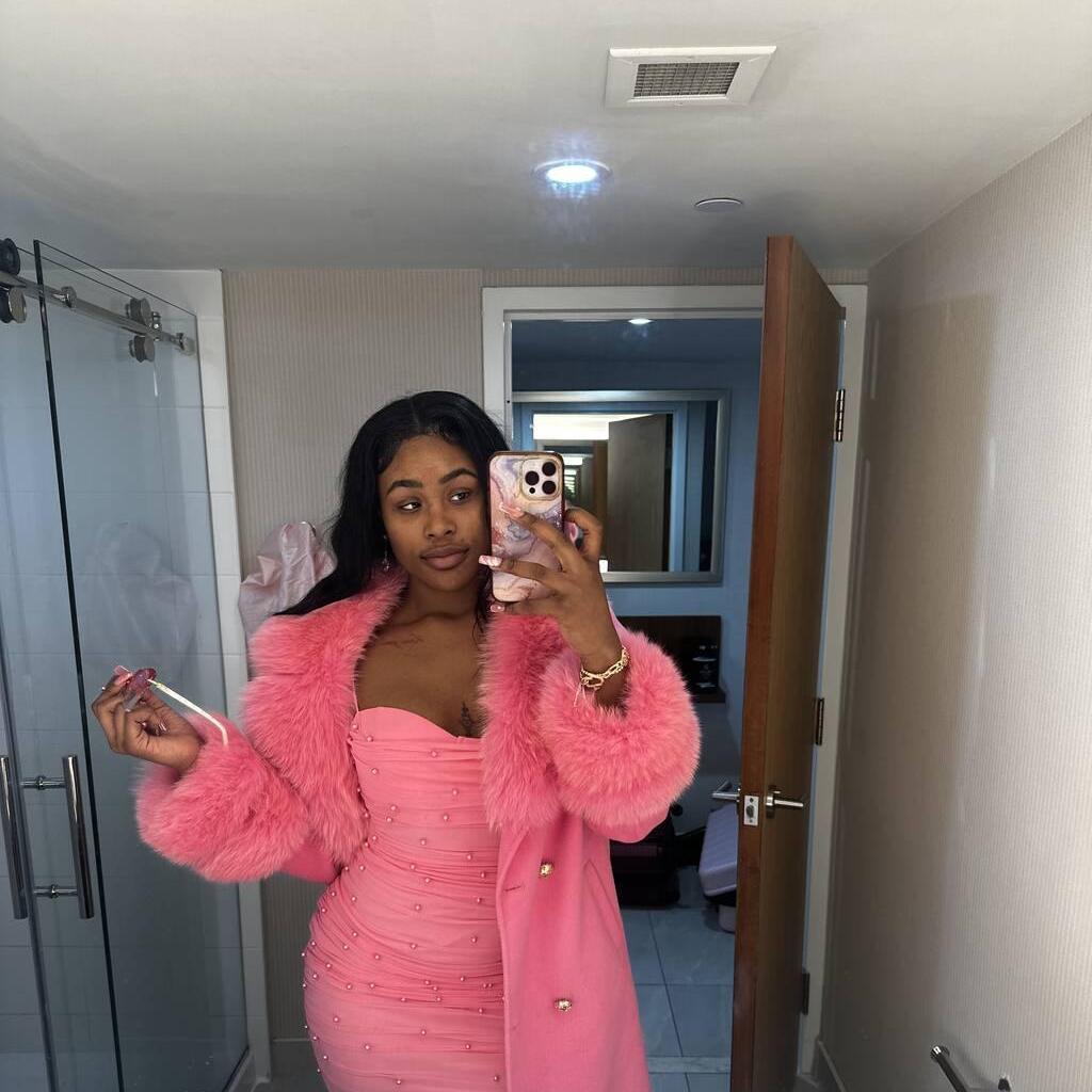 
                        EROTIC KIKI
                     is Female Escorts. | Montreal | Quebec | Canada | canadatopescorts.com 