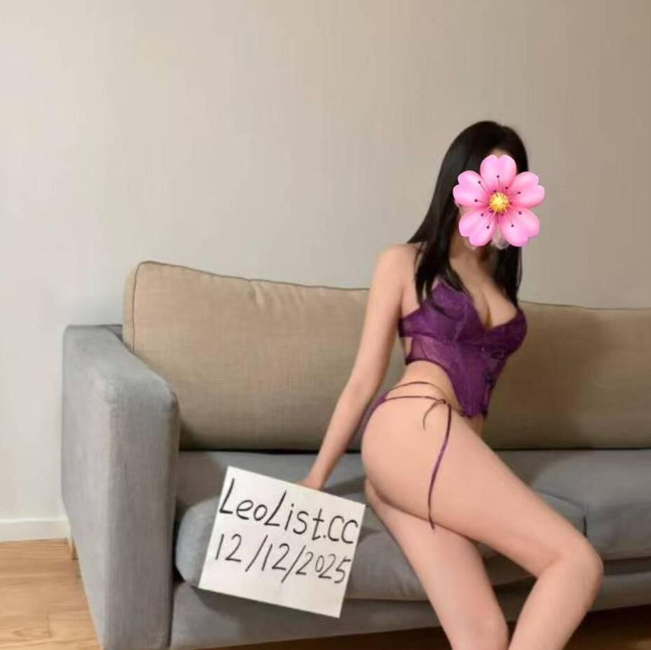 
                        Lili
                     is Female Escorts. | Quebec City | Quebec | Canada | canadatopescorts.com 