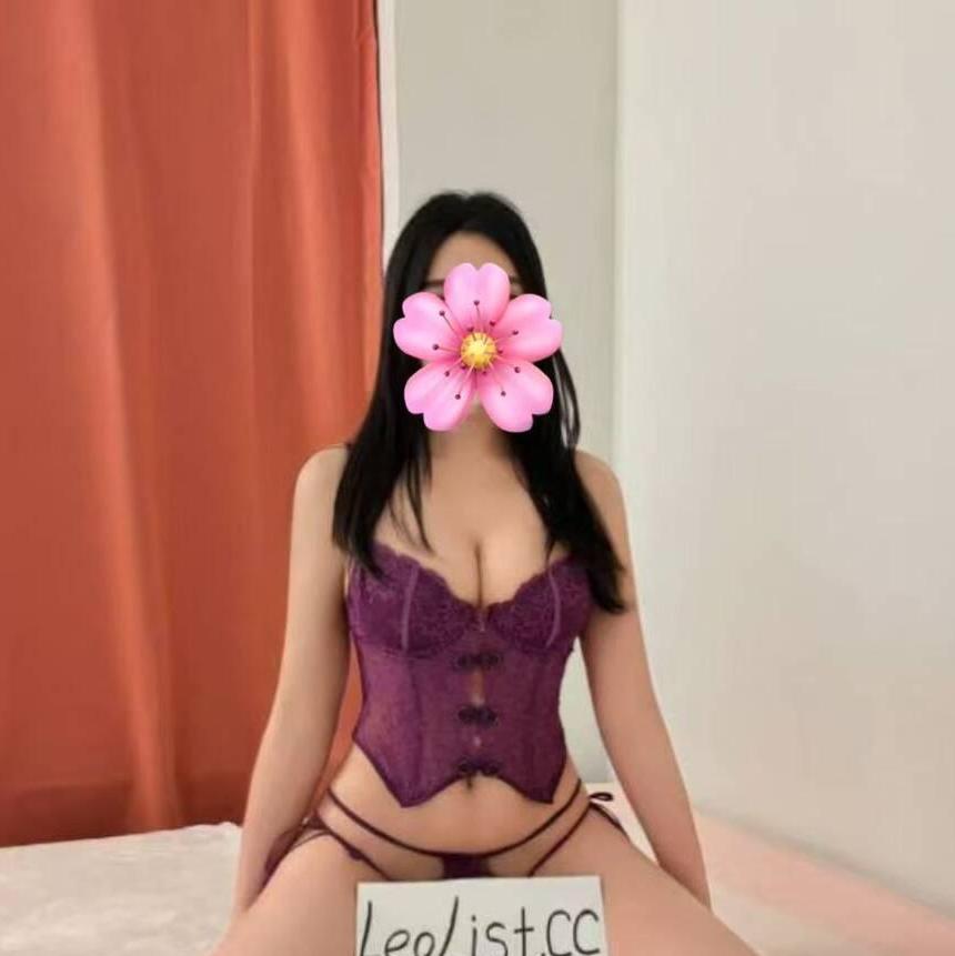 
                        Lili
                     is Female Escorts. | Quebec City | Quebec | Canada | canadatopescorts.com 