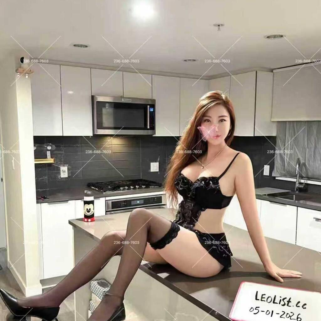 
                        Party Queen &firendl
                     is Female Escorts. | Vancouver | British Columbia | Canada | canadatopescorts.com 