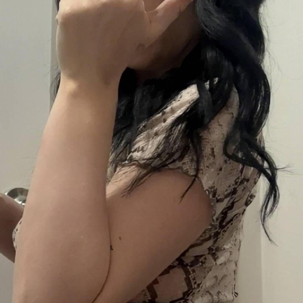 
                        RealLifeSiren
                     is Female Escorts. | Barrie | Ontario | Canada | canadatopescorts.com 