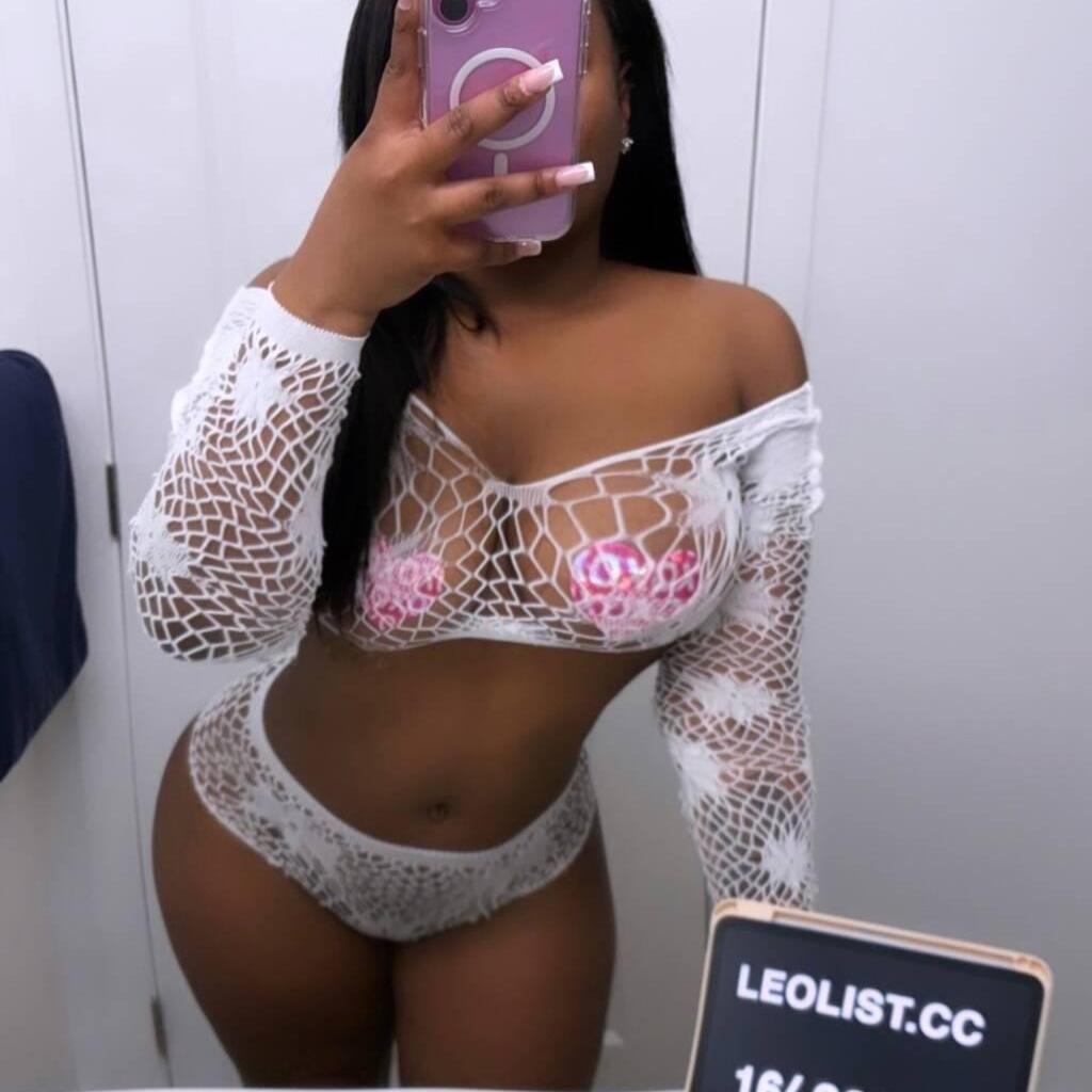 
                        Hot Girl Becky
                     is Female Escorts. | St. John | New Brunswick | Canada | canadatopescorts.com 