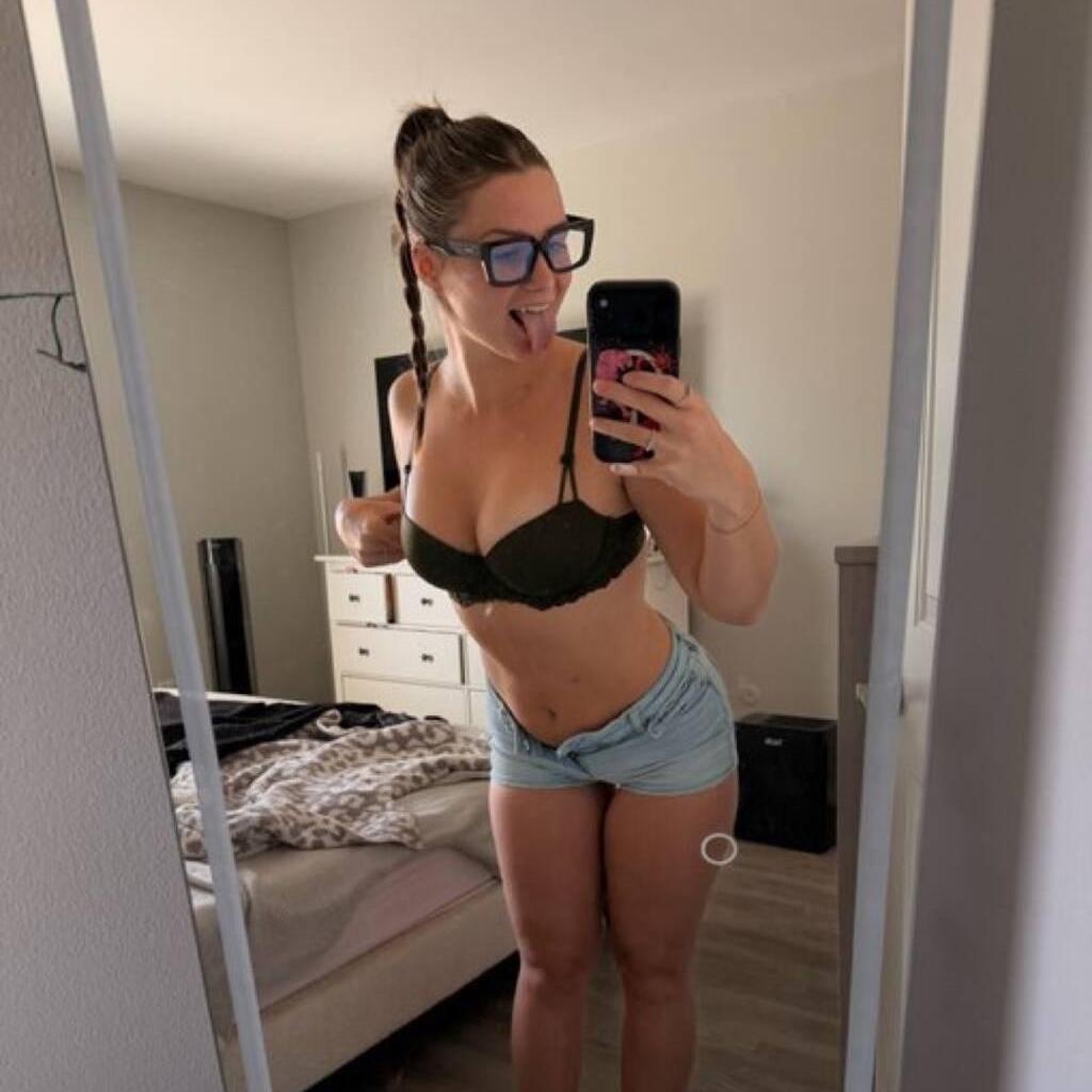 
                        Galaxy
                     is Female Escorts. | Winnipeg | Manitoba | Canada | canadatopescorts.com 