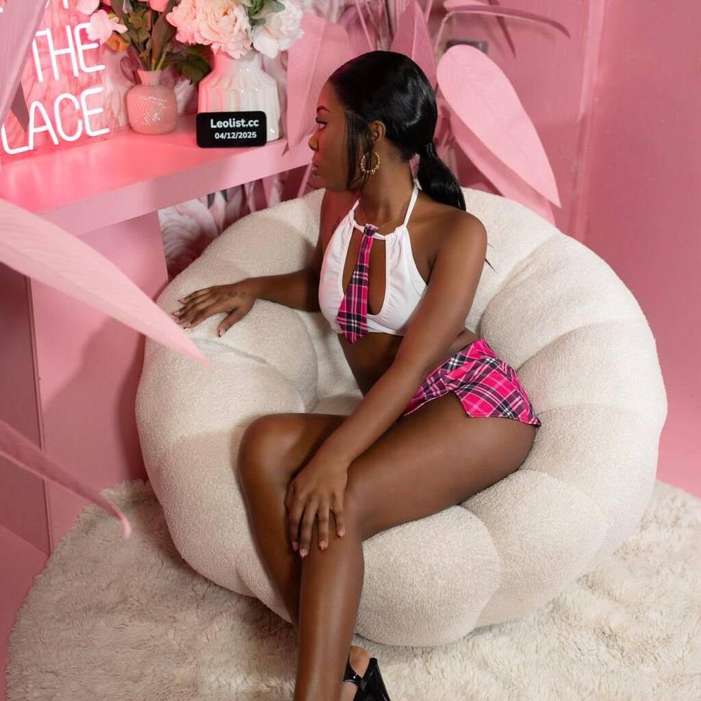 
                        Léna
                     is Female Escorts. | Montreal | Quebec | Canada | canadatopescorts.com 