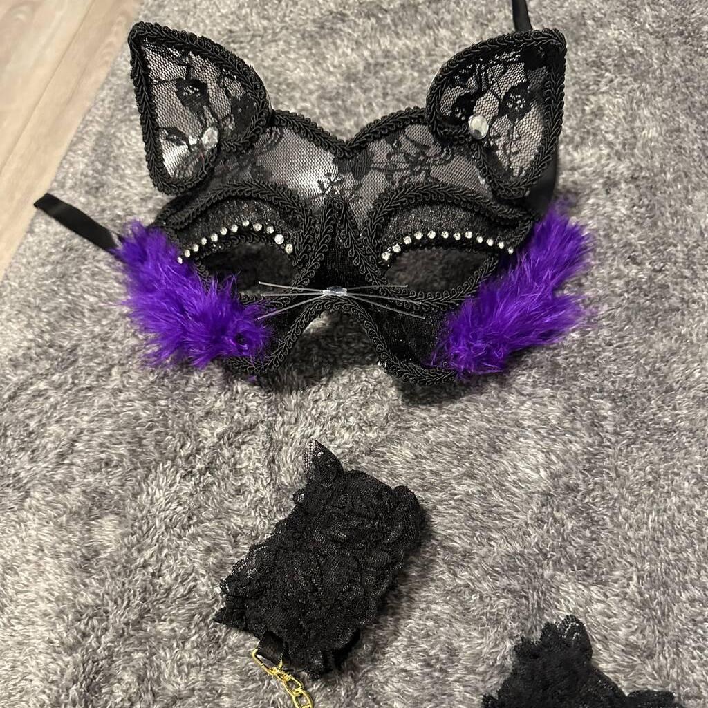 
                        Krystal
                     is Female Escorts. | Kitchener | Ontario | Canada | canadatopescorts.com 