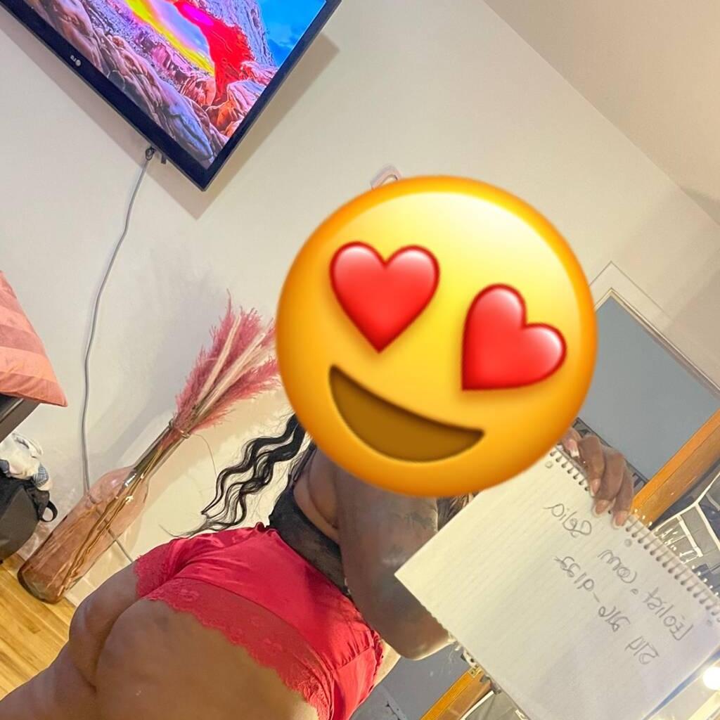 
                        Karine
                     is Female Escorts. | Toronto | Ontario | Canada | canadatopescorts.com 