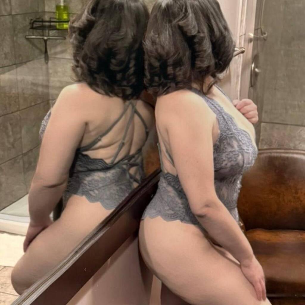 
                        Dara
                     is Female Escorts. | Niagara | Ontario | Canada | canadatopescorts.com 