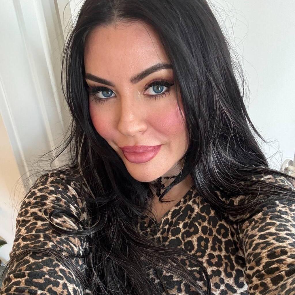 
                        Sarah
                     is Female Escorts. | Montreal | Quebec | Canada | canadatopescorts.com 