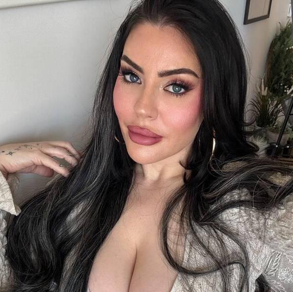 
                        Sarah
                     is Female Escorts. | Montreal | Quebec | Canada | canadatopescorts.com 