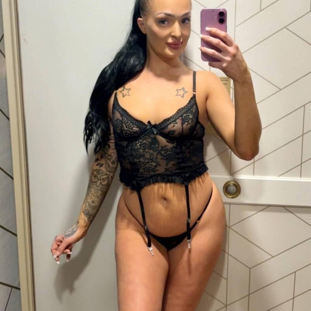 
                        Khloe
                     is Female Escorts. | Hamilton | Ontario | Canada | canadatopescorts.com 