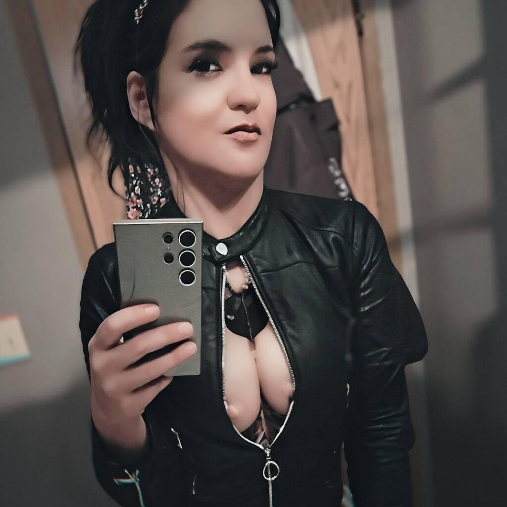 
                        Roxi chanel
                     is Female Escorts. | Saskatoon | Saskatchewan | Canada | canadatopescorts.com 