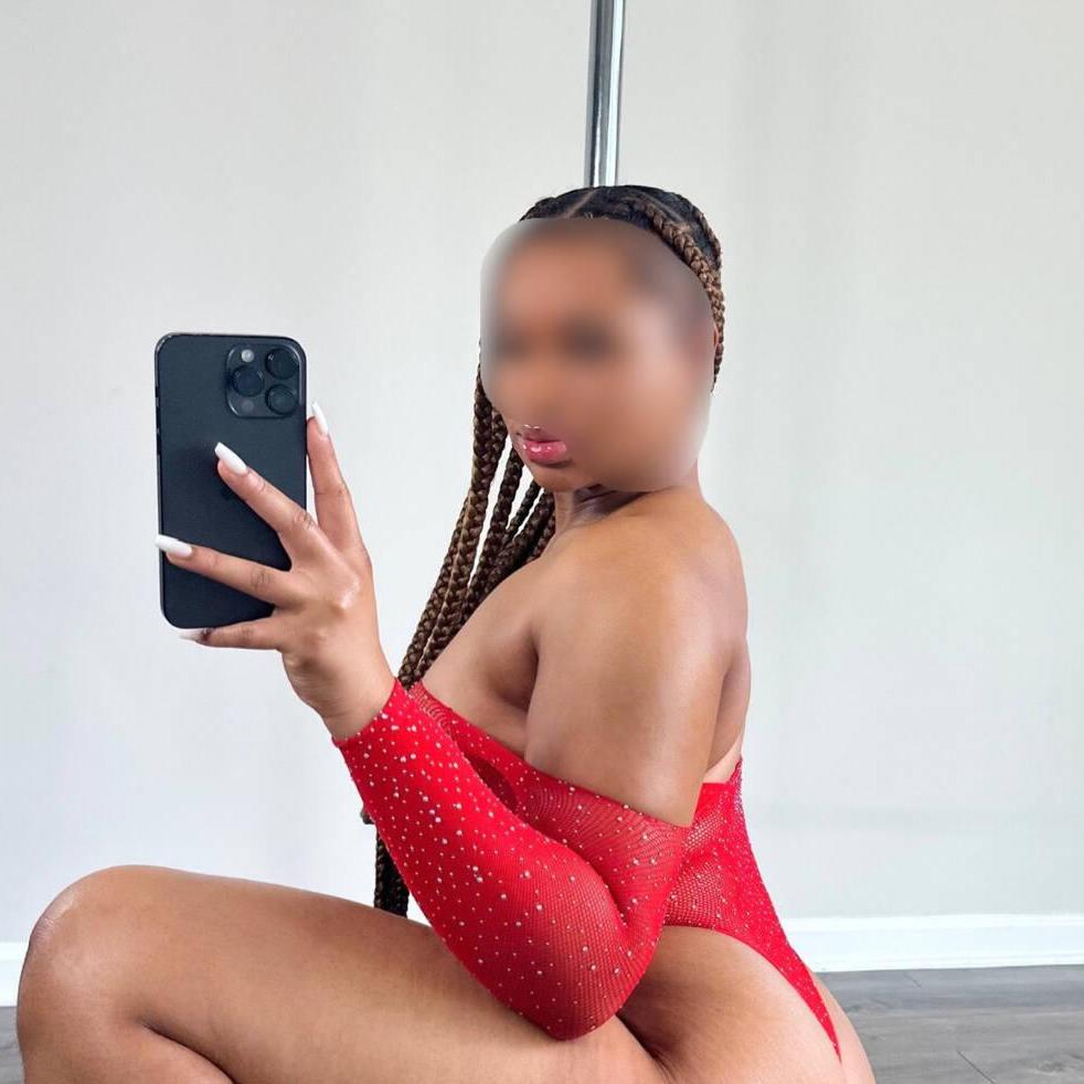 
                        Nina
                     is Female Escorts. | Saguenay | Quebec | Canada | canadatopescorts.com 