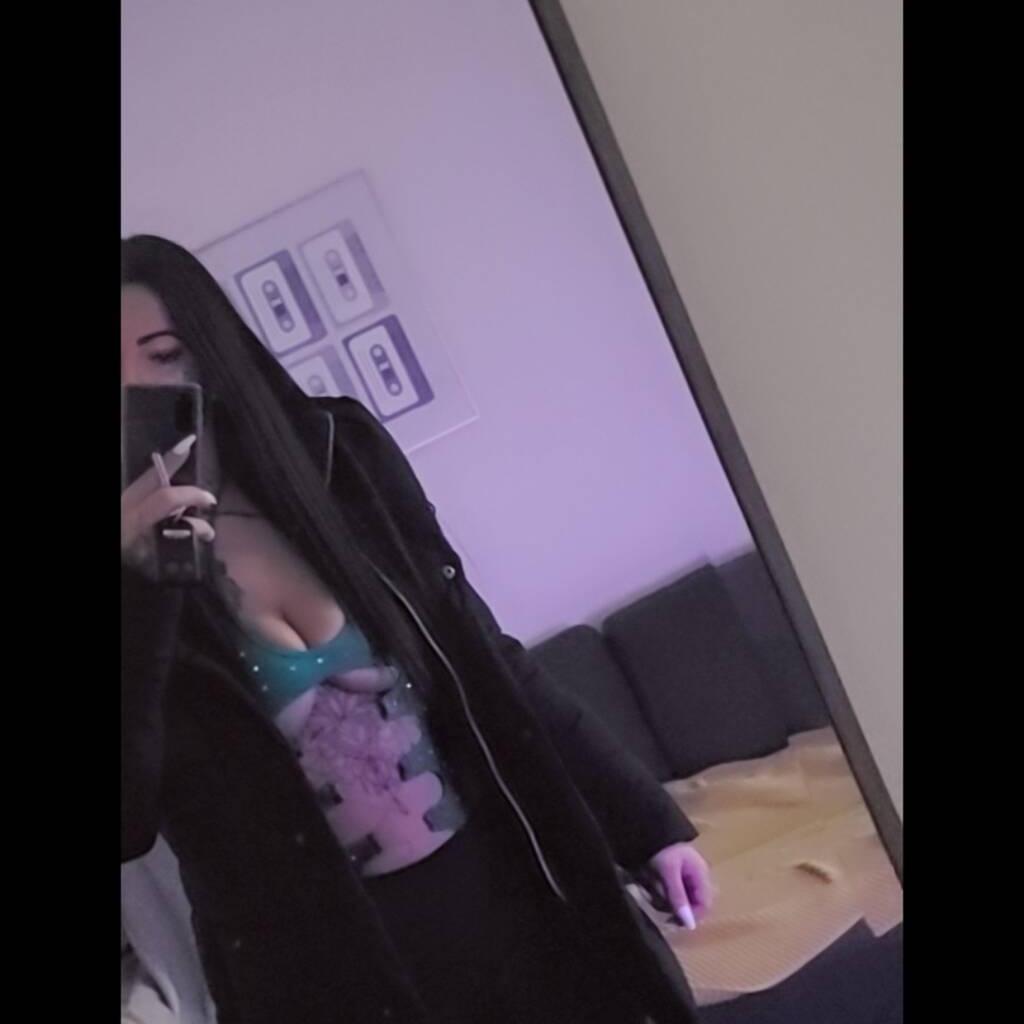 
                        SARAA
                     is Female Escorts. | Toronto | Ontario | Canada | canadatopescorts.com 