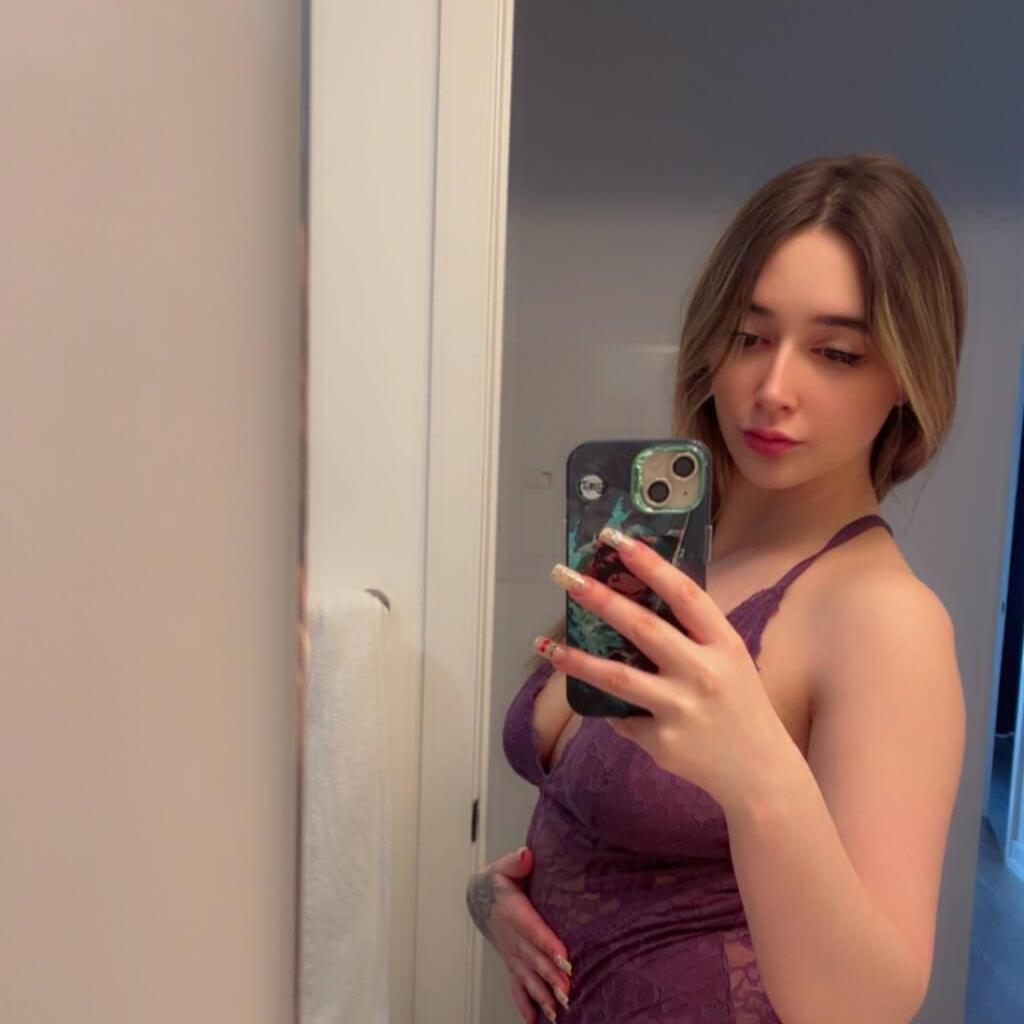
                        Pretty Peach
                     is Female Escorts. | Toronto | Ontario | Canada | canadatopescorts.com 