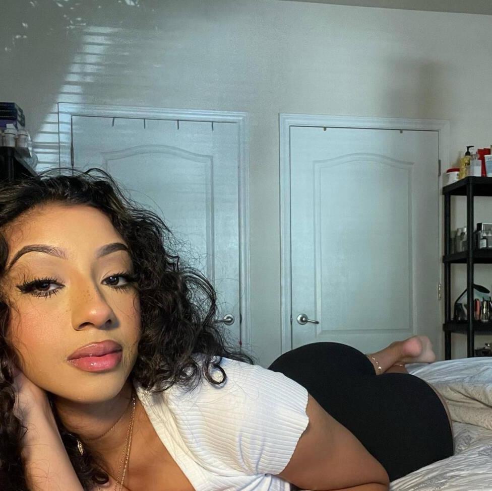 
                        Kiara
                     is Female Escorts. | Edmonton | Alberta | Canada | canadatopescorts.com 