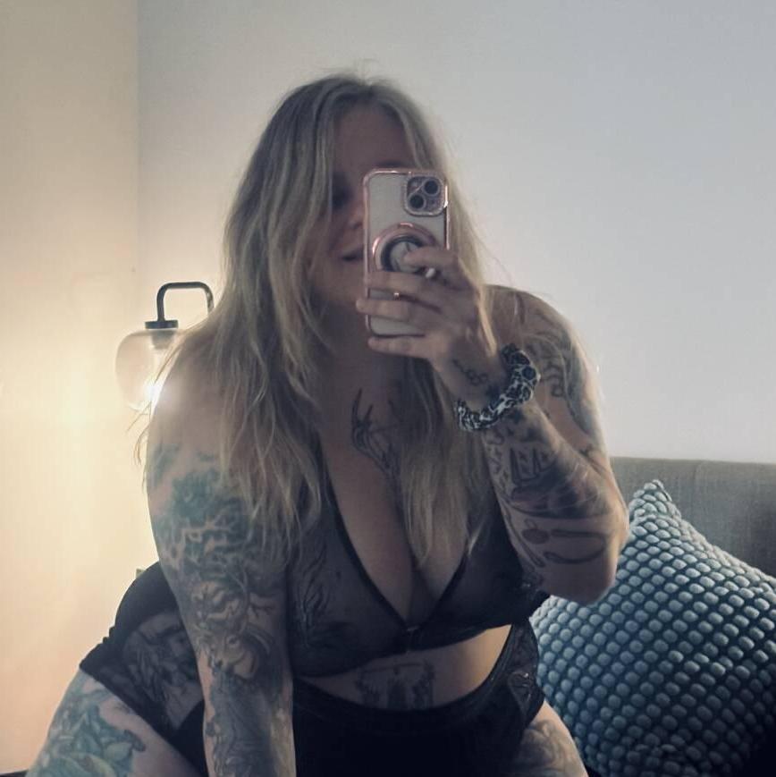 
                        Holly Darling
                     is Female Escorts. | Abbotsford | British Columbia | Canada | canadatopescorts.com 