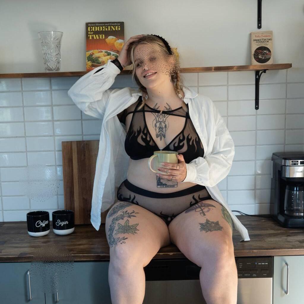 
                        Holly Darling
                     is Female Escorts. | Abbotsford | British Columbia | Canada | canadatopescorts.com 