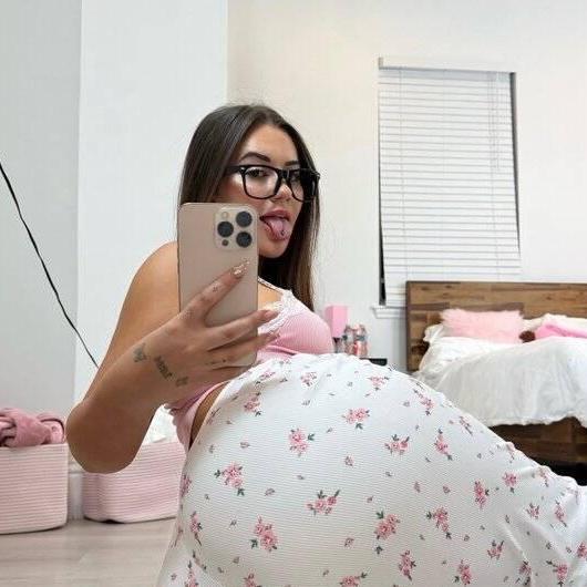 
                        Luna
                     is Female Escorts. | Barrie | Ontario | Canada | canadatopescorts.com 