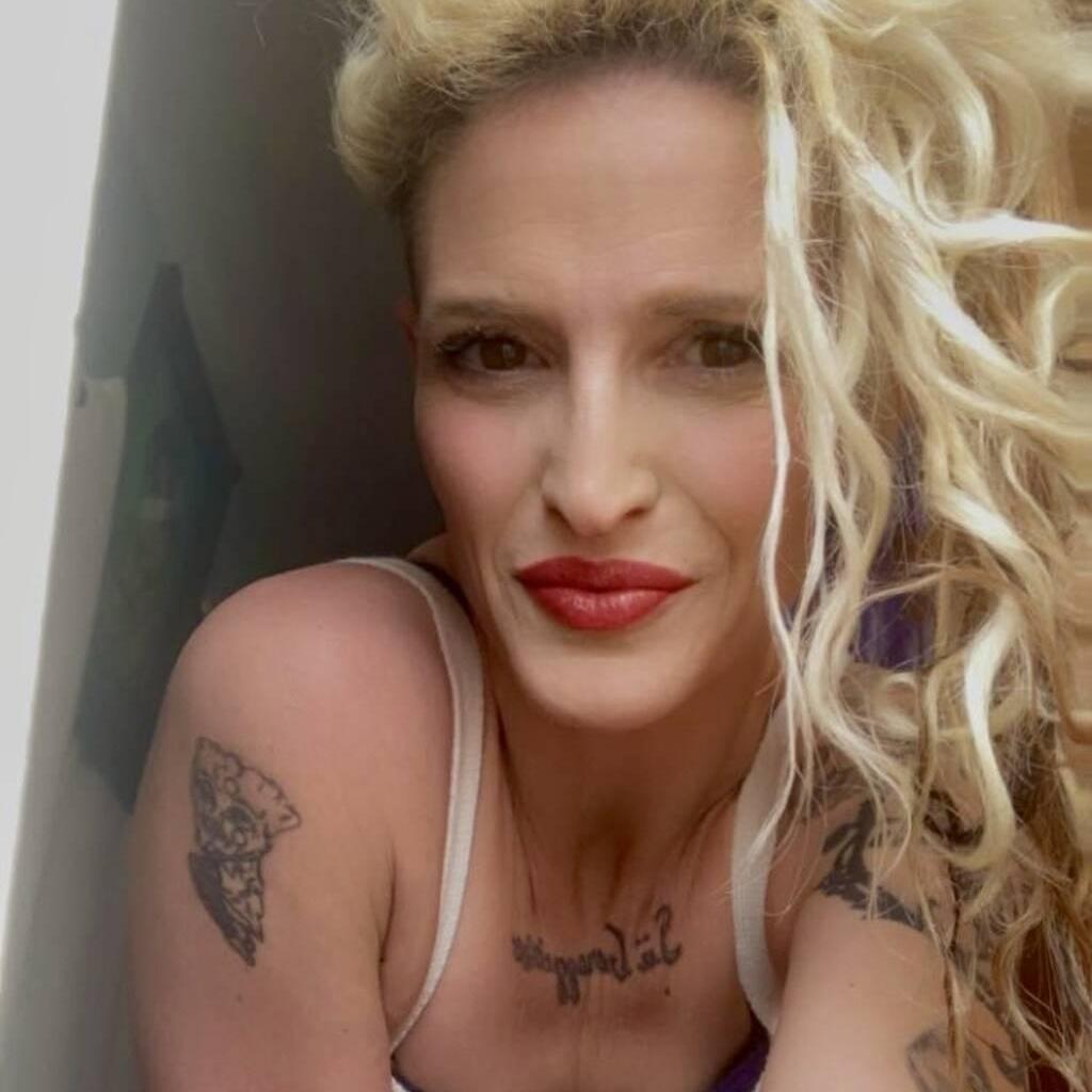 
                        Kandeeapple
                     is Female Escorts. | Kelowna | British Columbia | Canada | canadatopescorts.com 